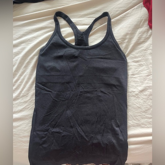 LuLu Lemon Black Tank Top with built-in bra. Size 4. Good condition ! - Picture 1 of 4